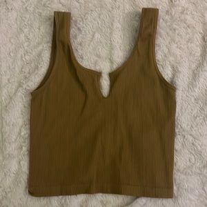 Used cropped tank size medium